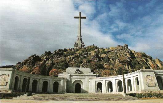 Монумент «Святого Креста над Долиной Павших» (официальное название) был открыт лично Франсиско Франко 1 апреля 1959 года неподалеку от Мадрида